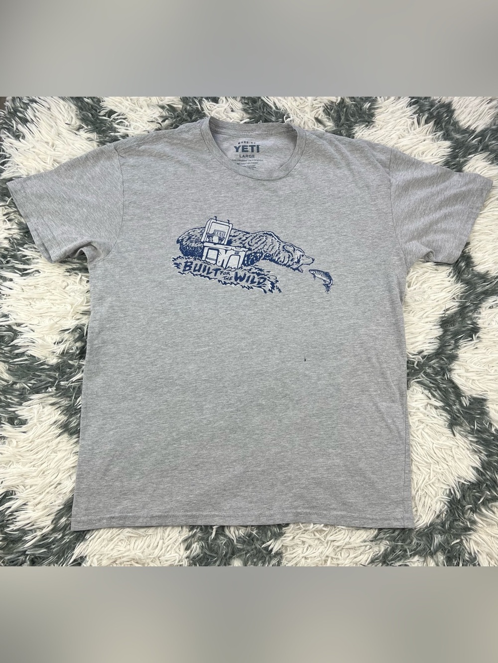 Yeti Men’s Gray Blue Graphic T-shirt Size Large